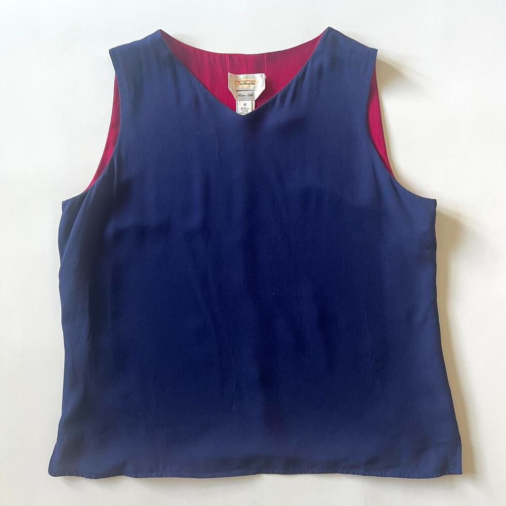 Reversible navy blue/red 100% silk cami with a V-neckline